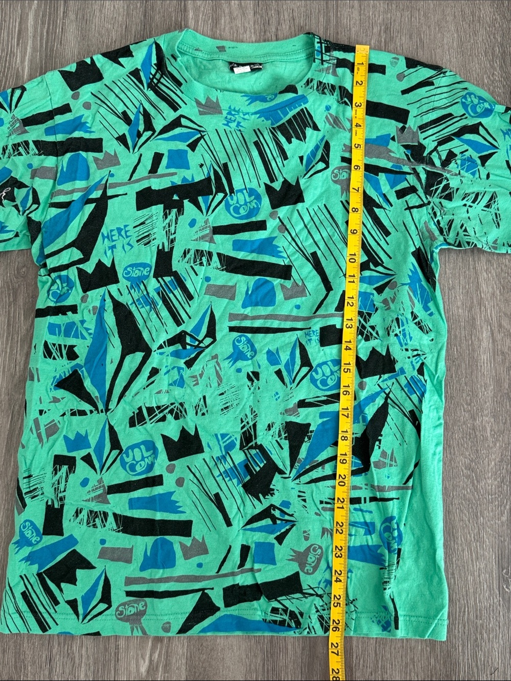 2000s Volcom Graphic Tee - Picture 7 of 9